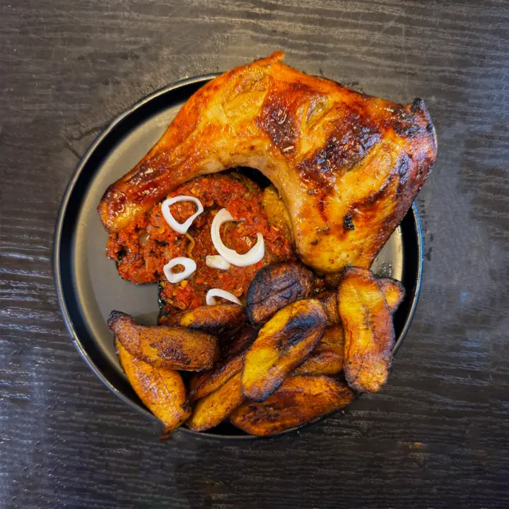 Dodo, chicken and sauce